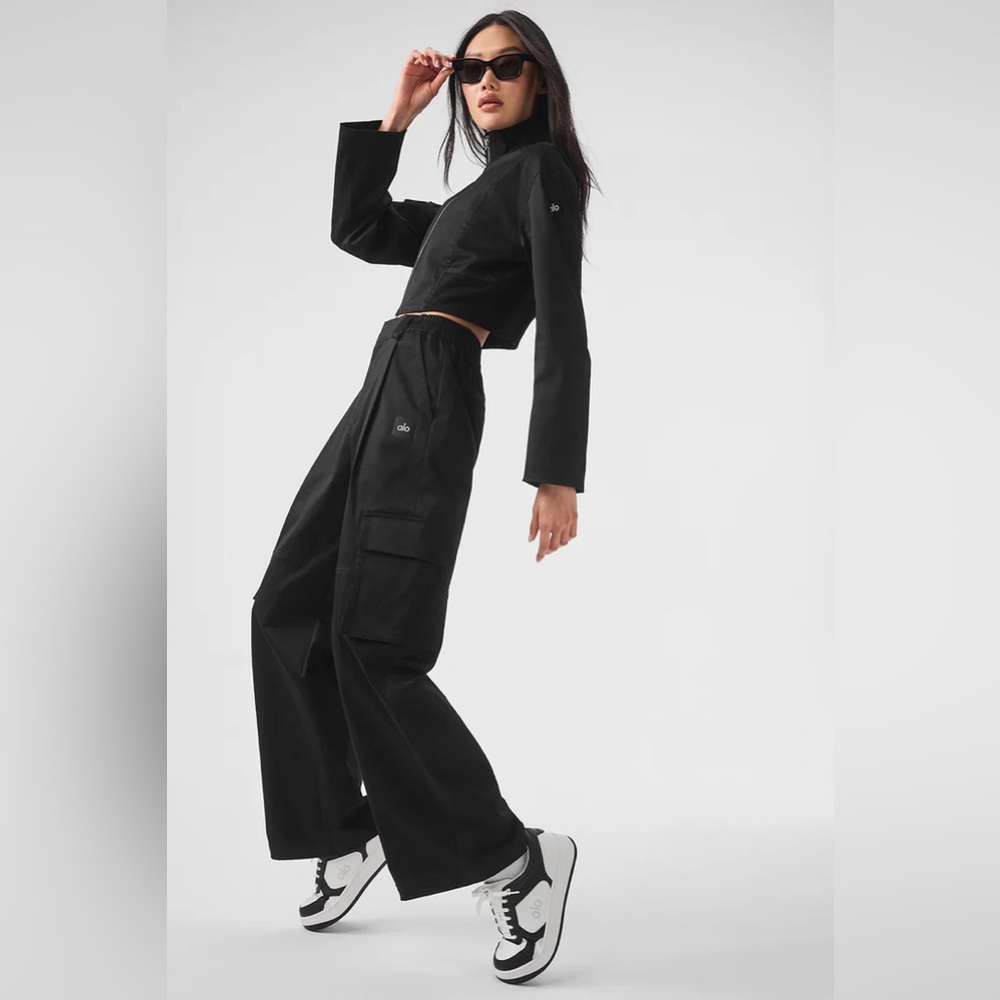 Brand NWOT Alo High-Waist Night Out Cargo Trouser in Black